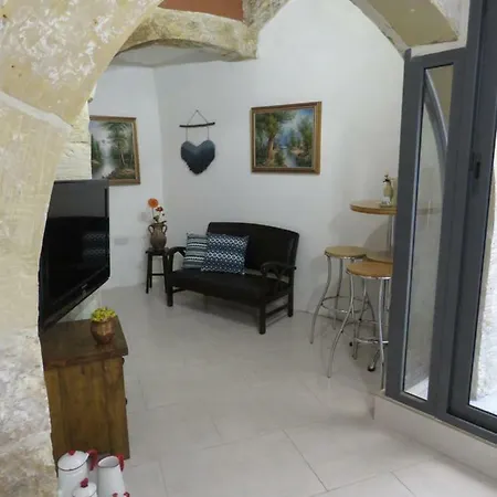 Amelia's House Of Character * Cospicua